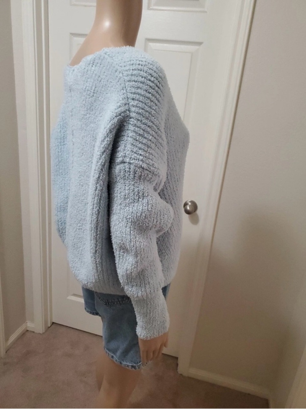 NWT! Sincerely Jules M Blanket Soft Vneck Sweater - Picture 4 of 9
